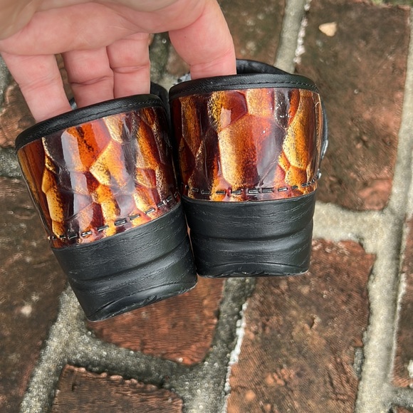 Dansko slip on clogs size 6 (36) - Picture 5 of 9